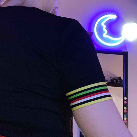 WINDSOR BLACK CROP TOP WITH COLORED STRIPE DETAILS - Picture 4 of 16